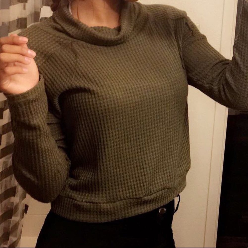 Fashion Nova Turtle neck shirt